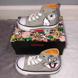 Baby shoes converse looney tunes